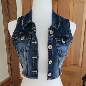 DISTRESSED DENIM CROPPED JEAN VEST